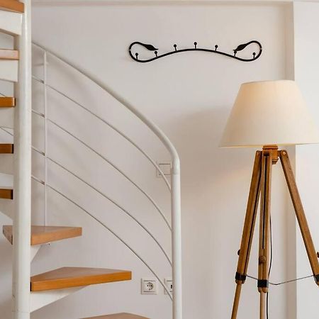Modern Two Level Apartment In The Heart Of אתונה מראה חיצוני תמונה
