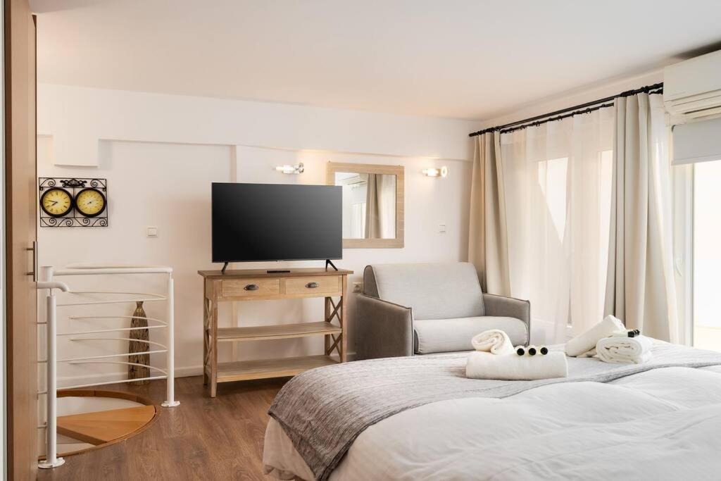Modern Two Level Apartment In The Heart Of אתונה מראה חיצוני תמונה