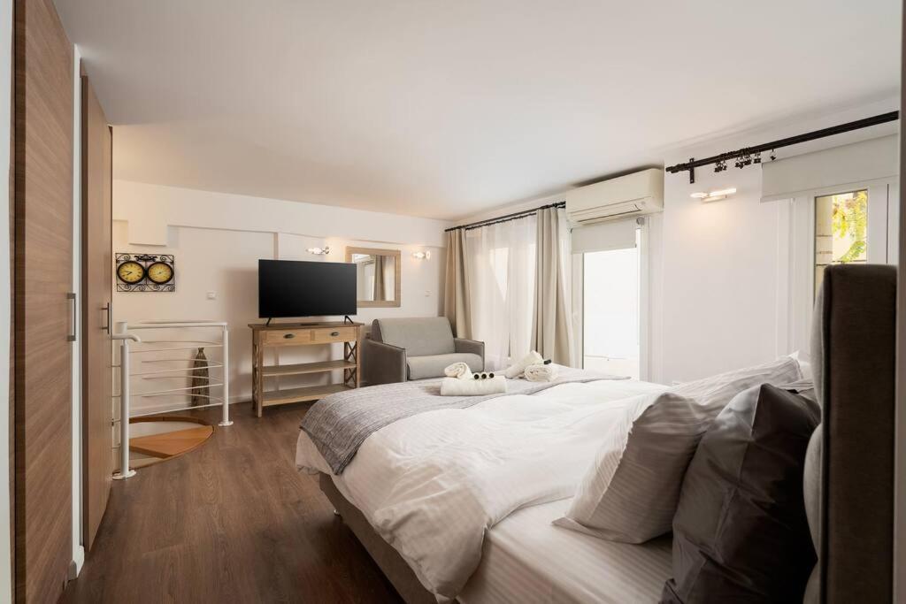Modern Two Level Apartment In The Heart Of אתונה מראה חיצוני תמונה